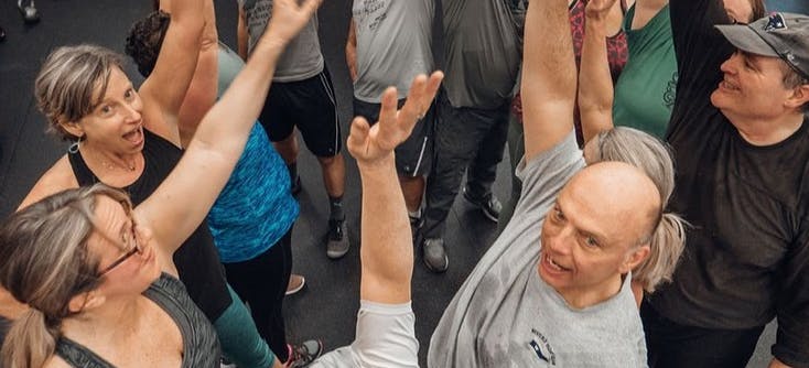 Keeping group fitness training sessions full with live-streaming